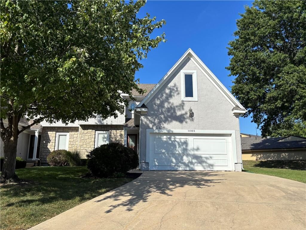 Property Photo:  11905 Westgate Circle  KS 66213 