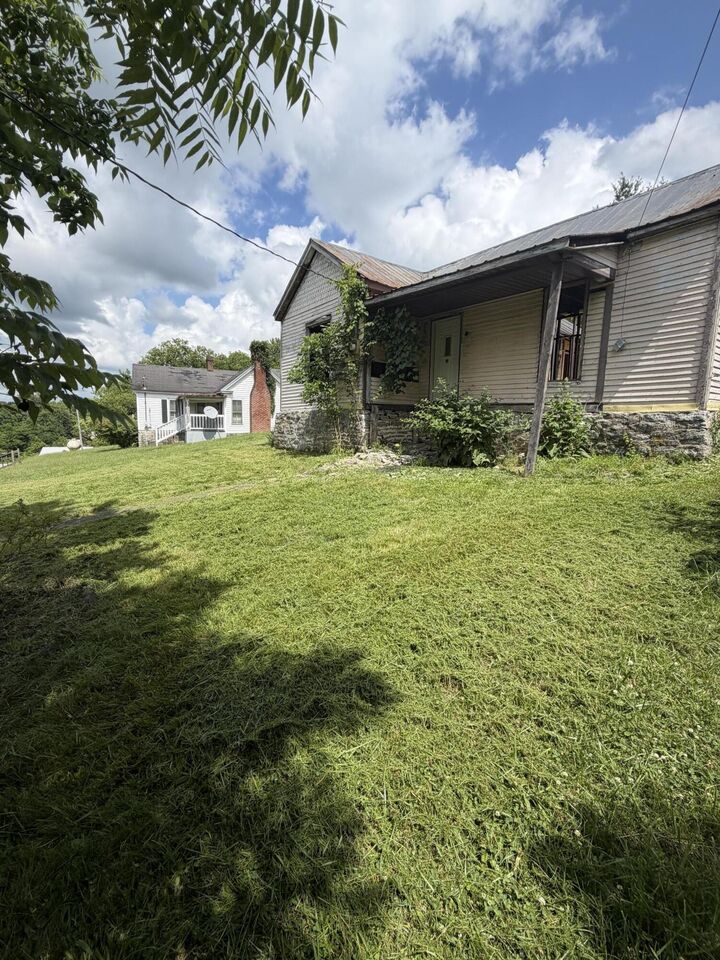 Property Photo:  229 Vine Street  KY 40370 