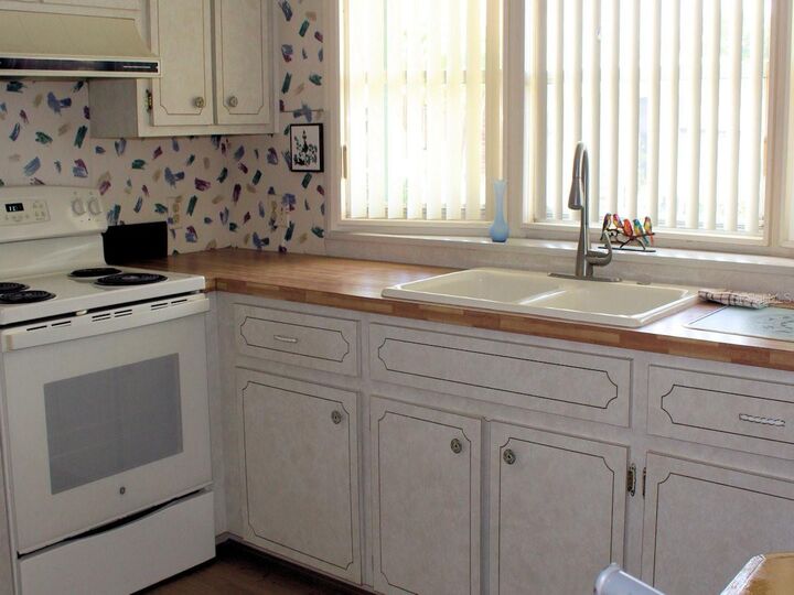 Property Photo:  802 Date Palm Street  FL 33778 