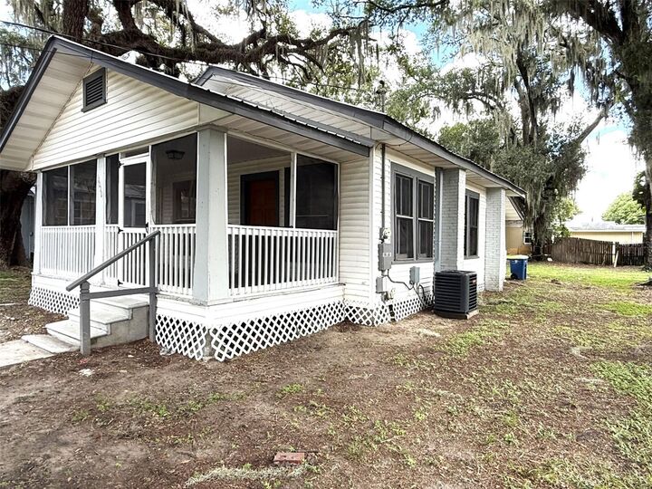 Property Photo:  1010 S Dudley Avenue  FL 33830 