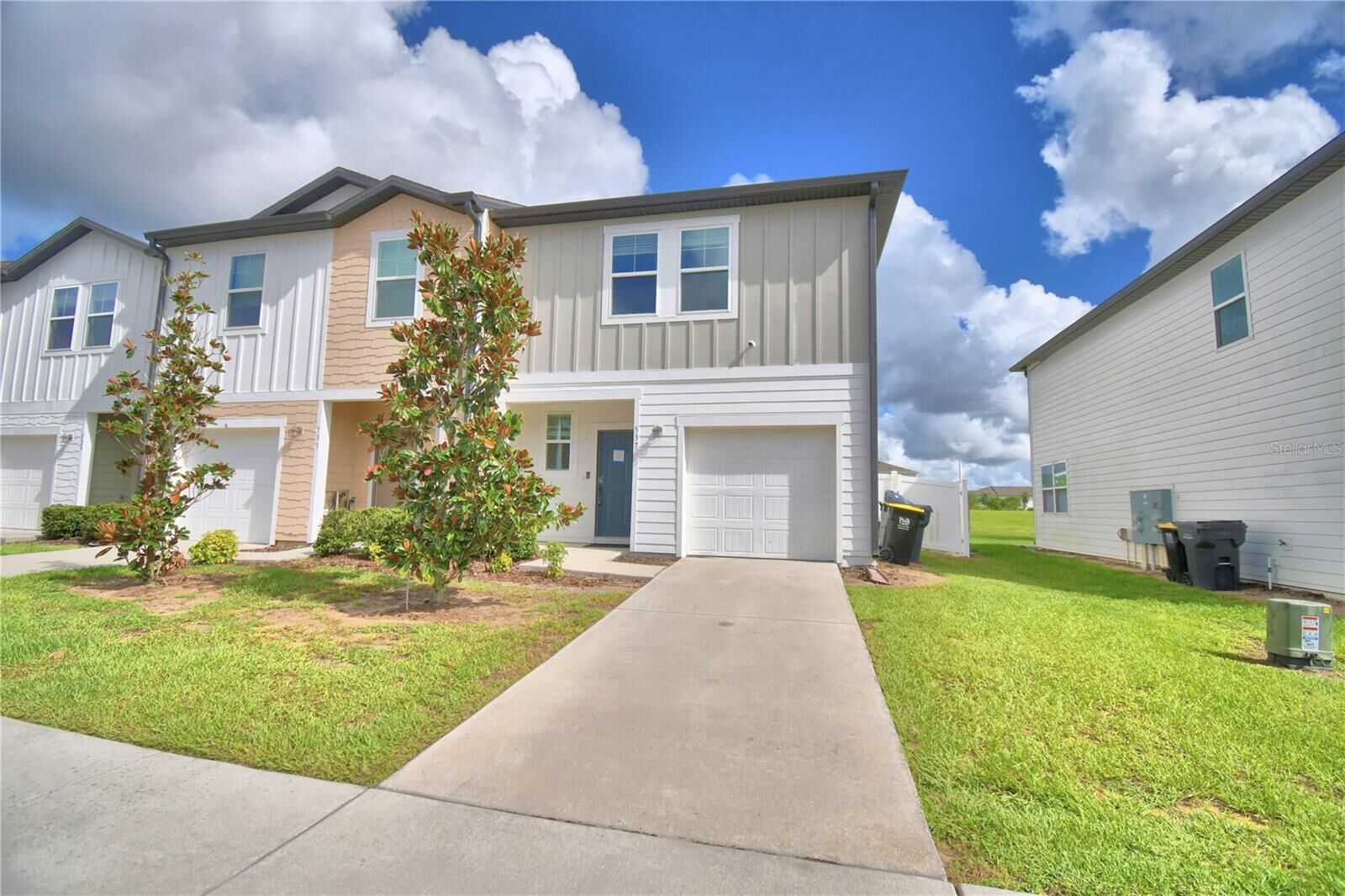 Property Photo:  537 Madison Drive  FL 33837 