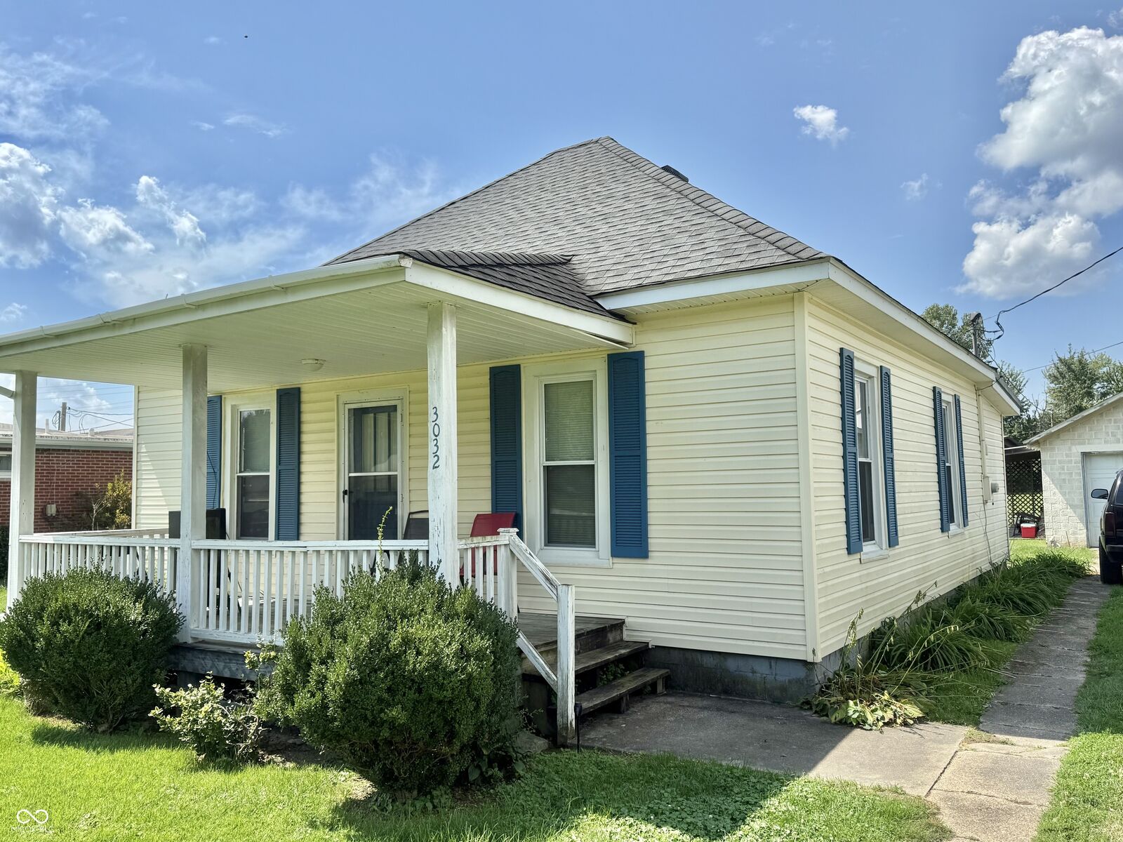 Property Photo:  3032 S State Road 235  IN 47260 