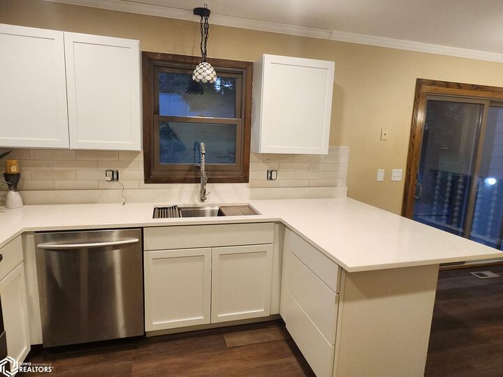 Property Photo:  1164 Columbine Circle  IA 50211 
