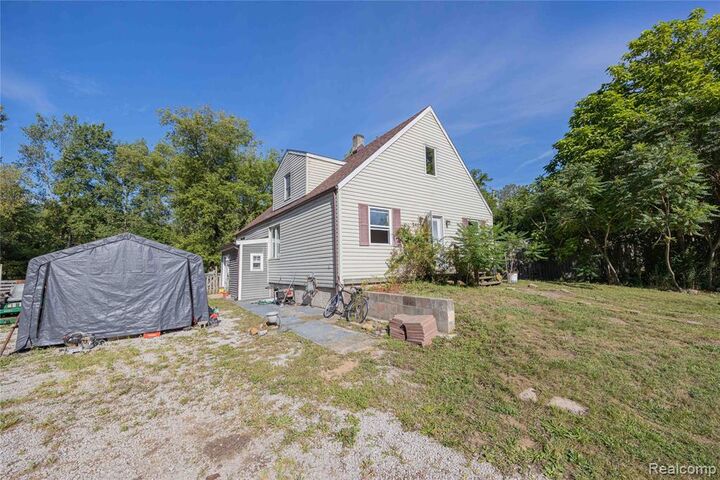Property Photo: 24224 Sumpter Road MI 48111 9680