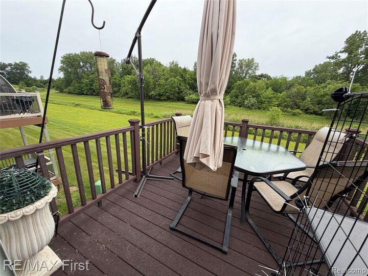 Property Photo: 29541 Woodpark Circle MI 48092 6307