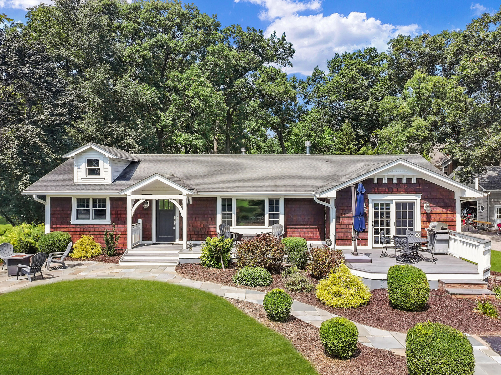 Property Photo:  962 Shabbona Dr  WI 53125 