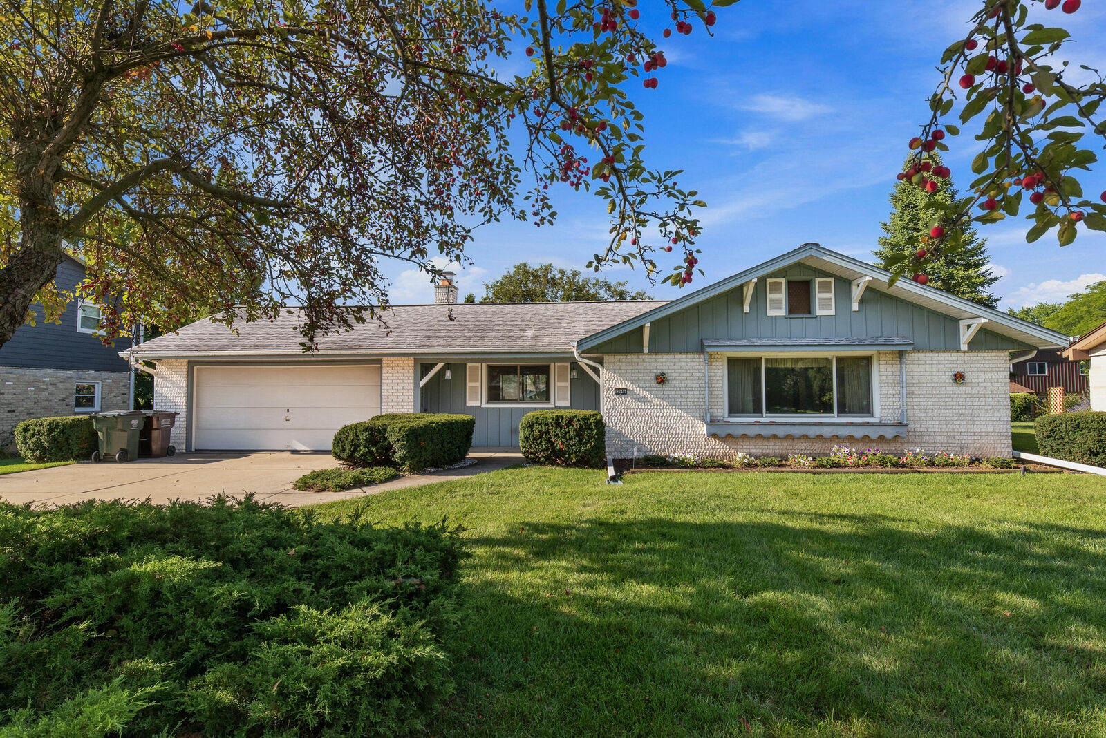 Property Photo: 12945 W Brentwood Dr WI 53151