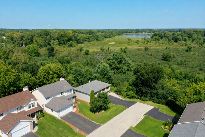 Property Photo:  515 S Sheridan Road  IL 60051 