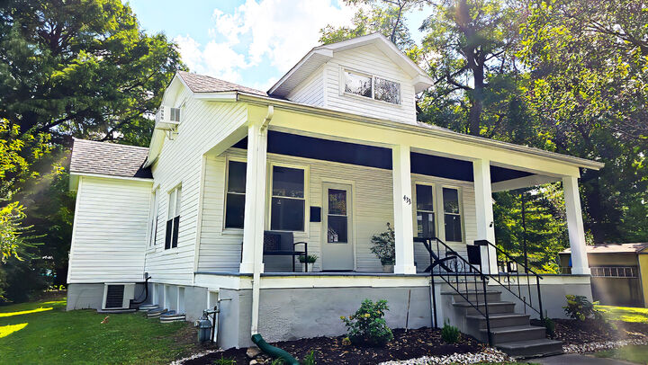 Property Photo:  433 S Lincoln Boulevard  IL 62801 