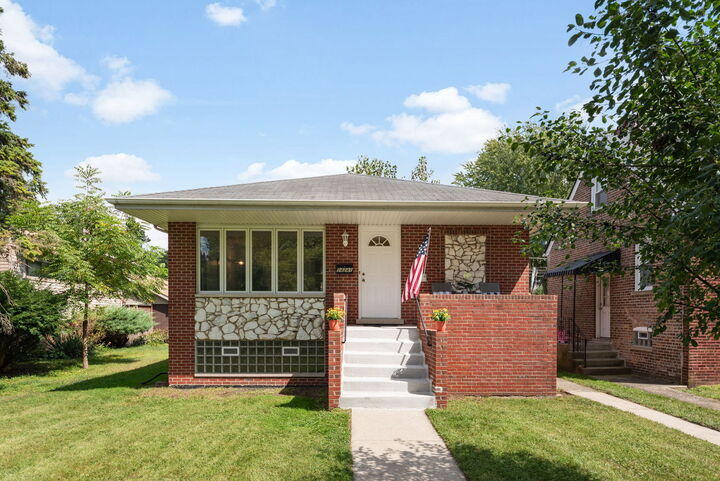 Property Photo:  14241 S Mackinaw Avenue  IL 60633 