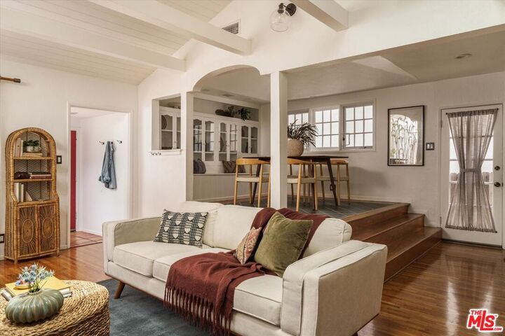 Property Photo:  8460 Kirkwood Drive  CA 90046 