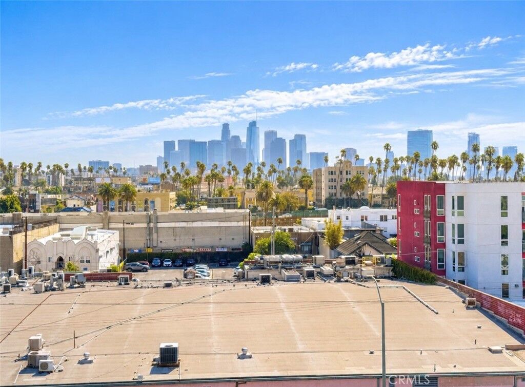 Property Photo: 1025 S Berendo Street 511 CA 90006