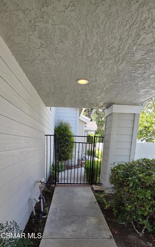 Property Photo:  5645 Tanner Ridge Avenue  CA 91362 