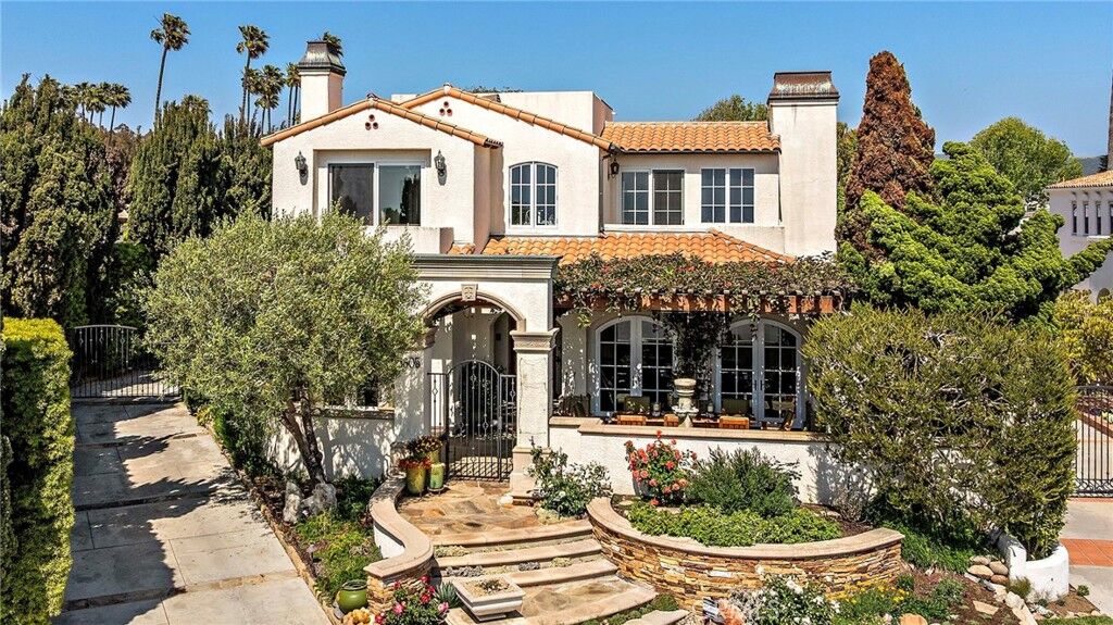 Property Photo:  3805 Vista Azul  CA 92672 