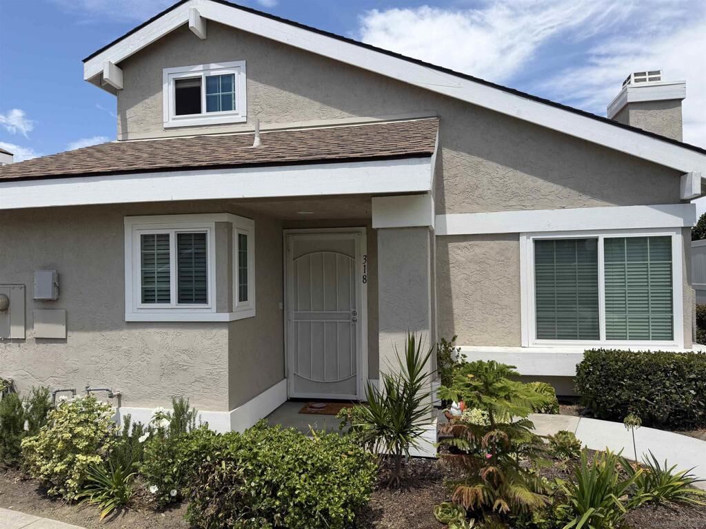 Property Photo: 318 Riverview Way CA 92057