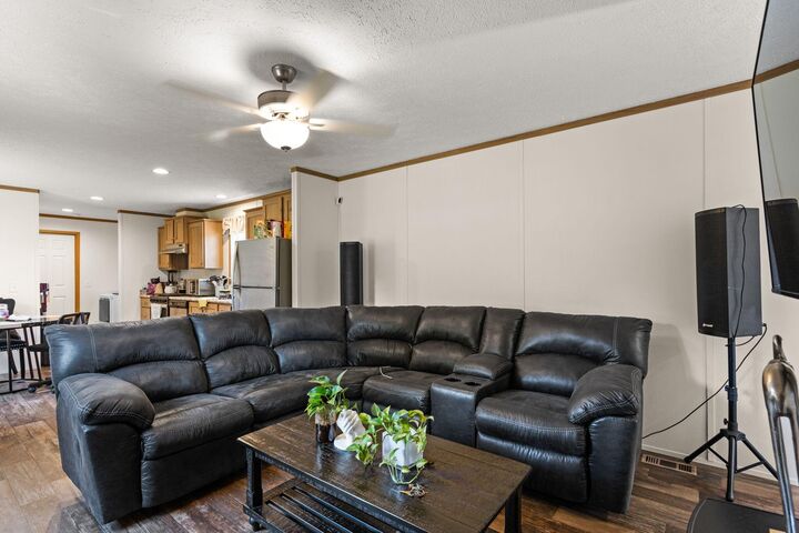 Property Photo:  19 Sylvester Estates Drive  ME 04236 