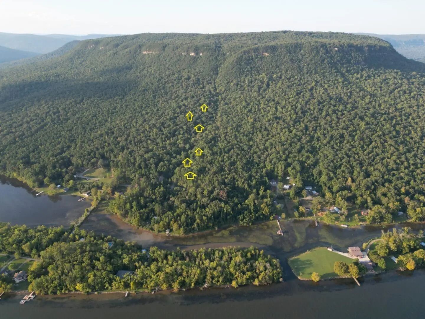 Property Photo: 9929 Mullins Cove Rd TN 37397