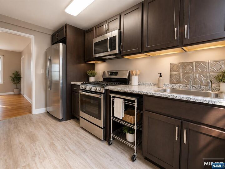Property Photo: 476 Heath Place 28 NJ 07601