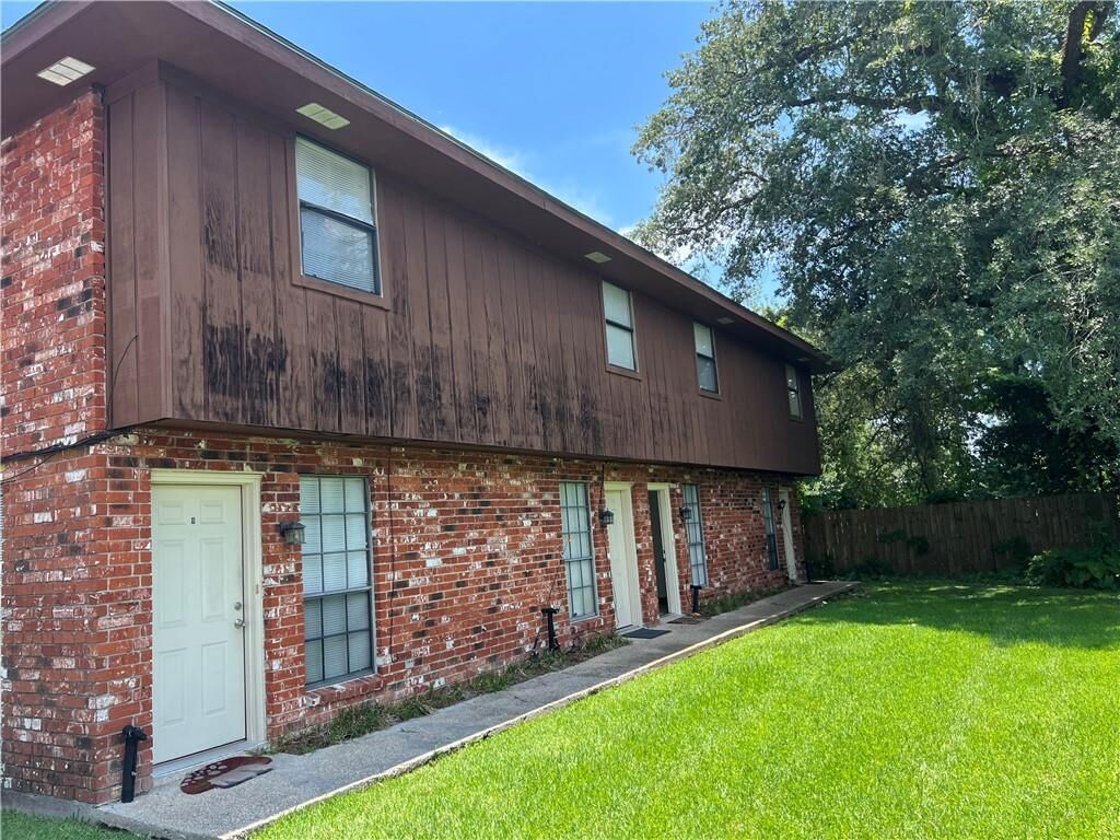 Property Photo:  824 Early Street 1  LA 70080 