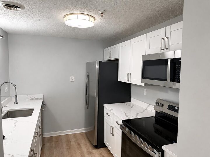 Property Photo: 2 Mayfair Lane NH 03063