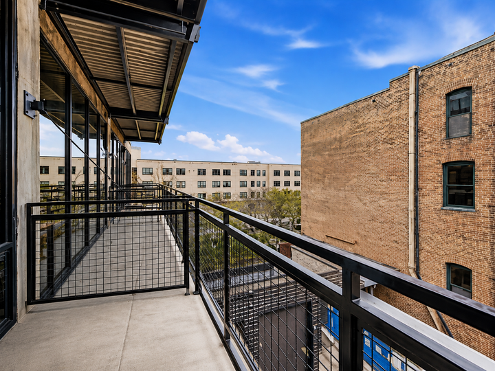 Property Photo:  618 Washington Avenue N 405  MN 55401 