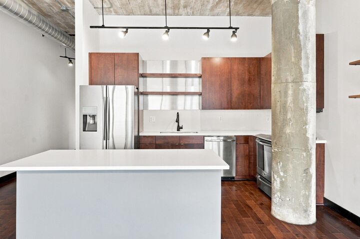 Property Photo:  618 Washington Avenue N 405  MN 55401 
