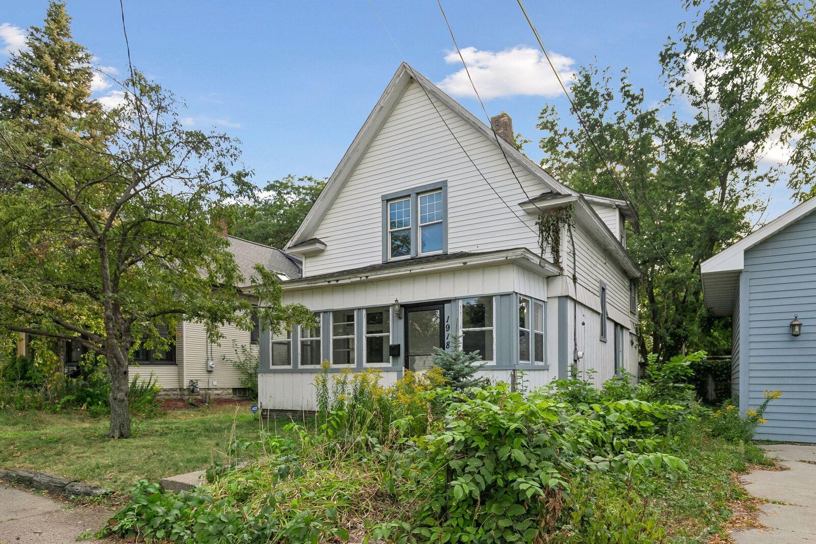 Property Photo:  1918 Quincy Street NE  MN 55418 