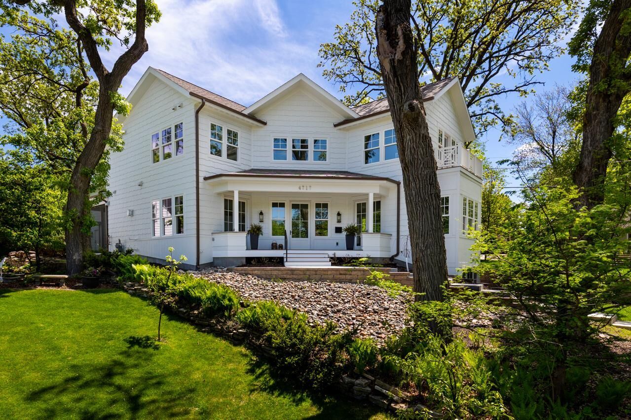 Property Photo:  4717 Meadow Road  MN 55424 