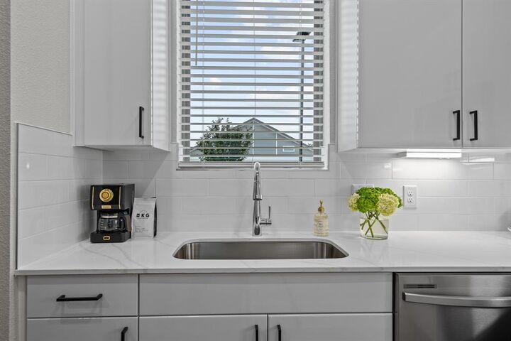Property Photo: 3286 Ganzer Road W 604A TX 76207