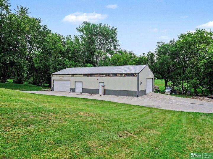 Property Photo: 8529 S 25th Street NE 68147