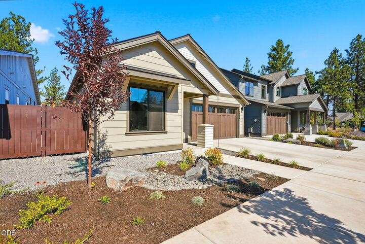 Property Photo: 3030 NW Celilo Lane OR 97703