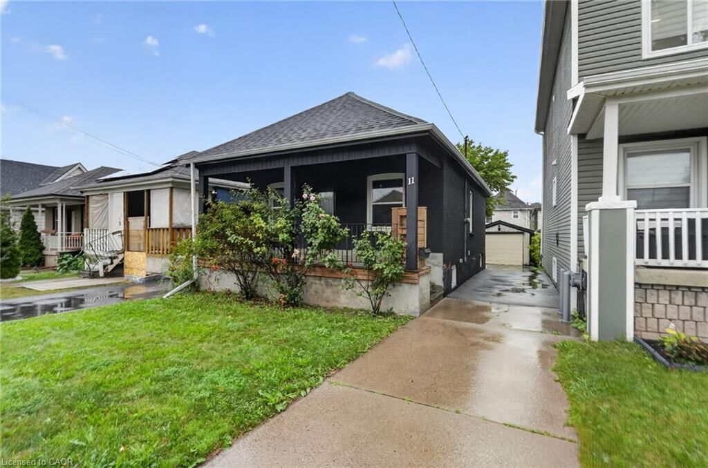 Property Photo:  11 Craigmiller Avenue  ON L8L 3H9 