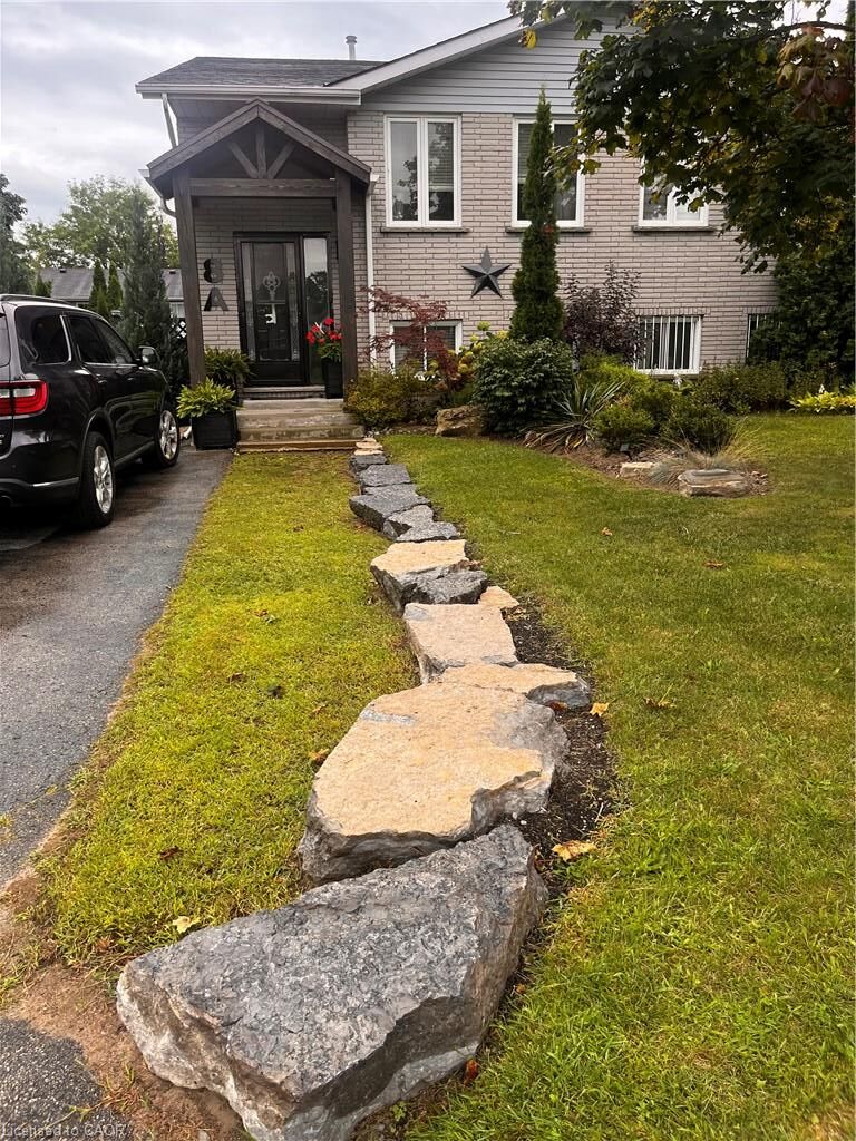 Property Photo:  8A Yeager Avenue  ON N4Y 5G8 