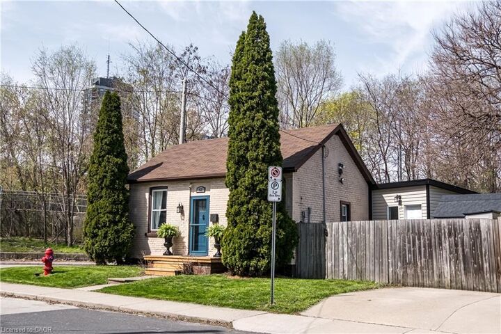 Property Photo:  62 Liberty Street  ON L8N 2N6 