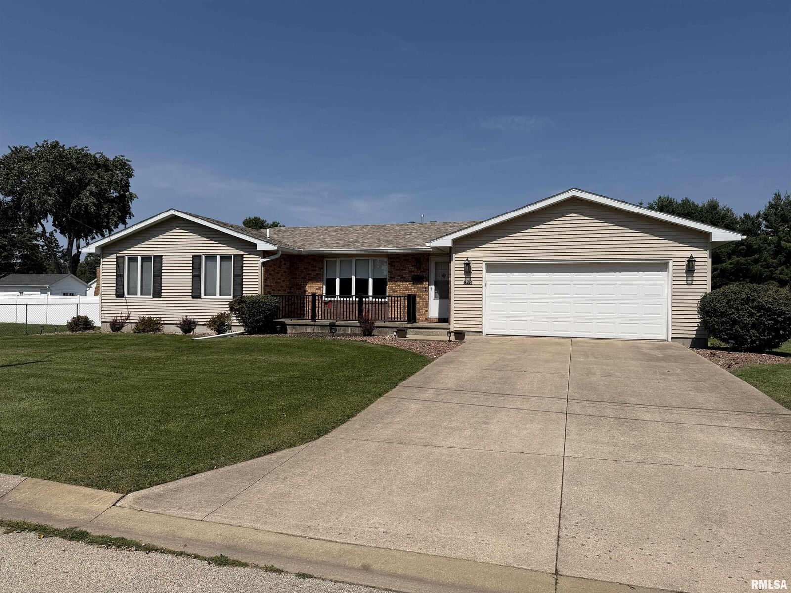 Property Photo: 973 Johnston Street IL 61401