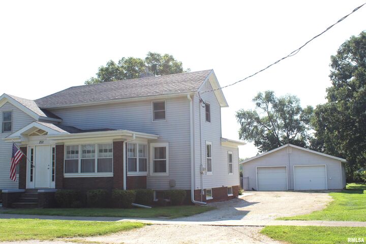 Property Photo:  201 N Station Street  IL 61414 