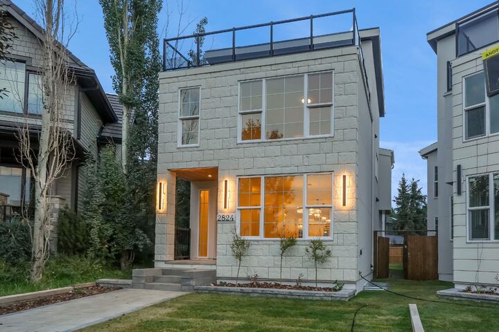 2824 31 Street SW — photo 1