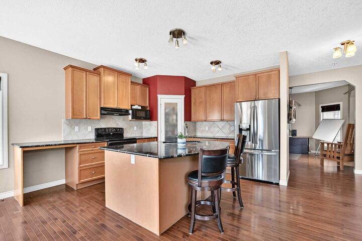 Property Photo:  246 Crystal Green Point  AB T1S 2K7 