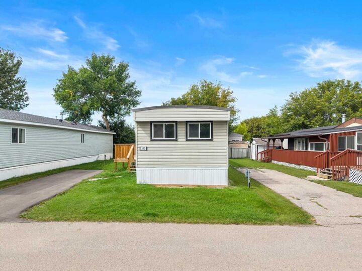 Property Photo:  6220 17 Avenue SE 242  AB T2A 7H4 