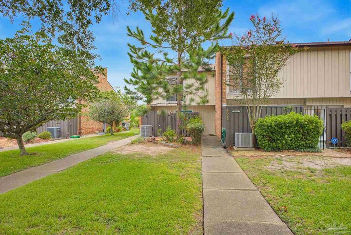 Property Photo:  4820 Huron Dr  FL 32507 
