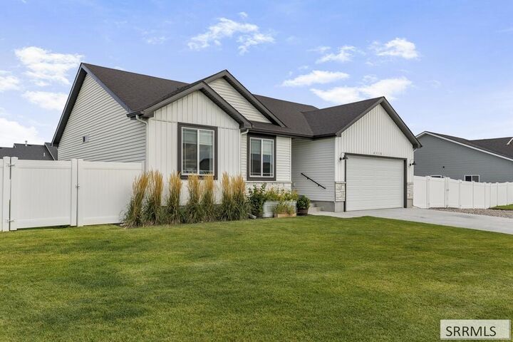 Property Photo:  4310 Ola Vista Ave  ID 83401 