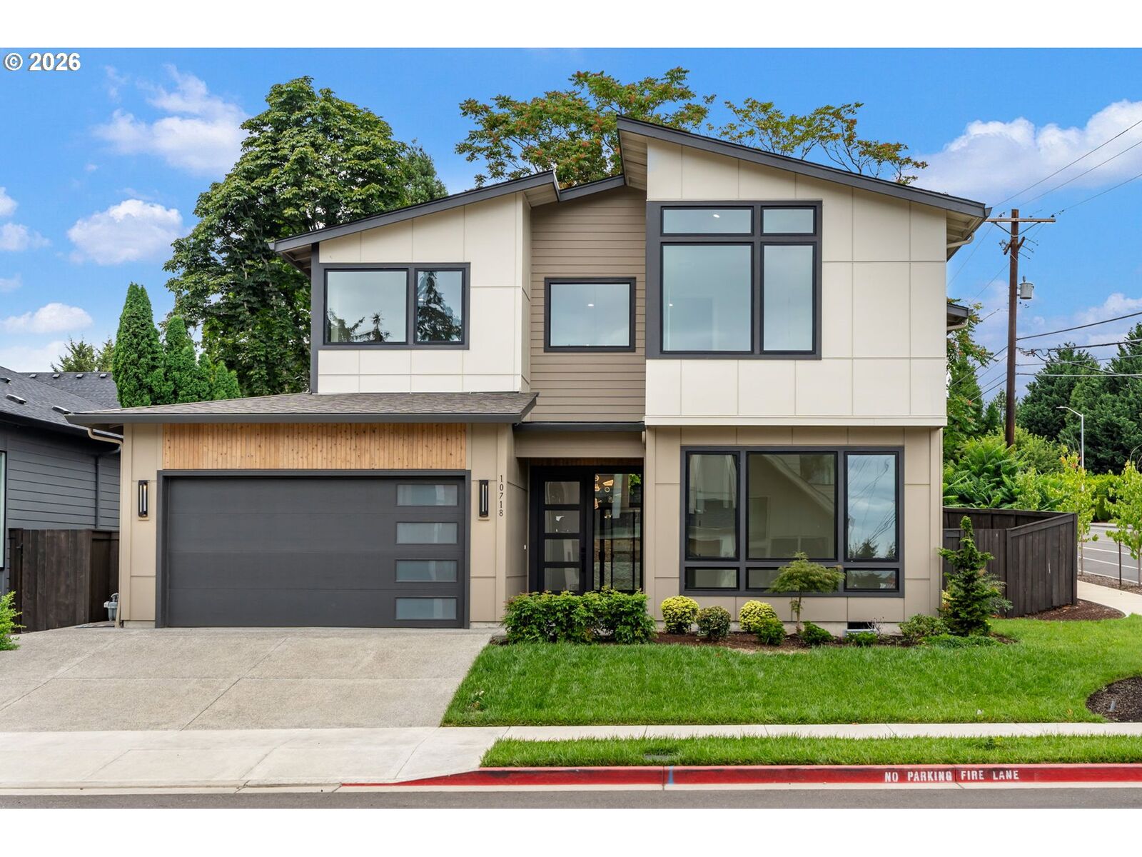 Property Photo:  10718 SE 13th Cir  WA 98664 