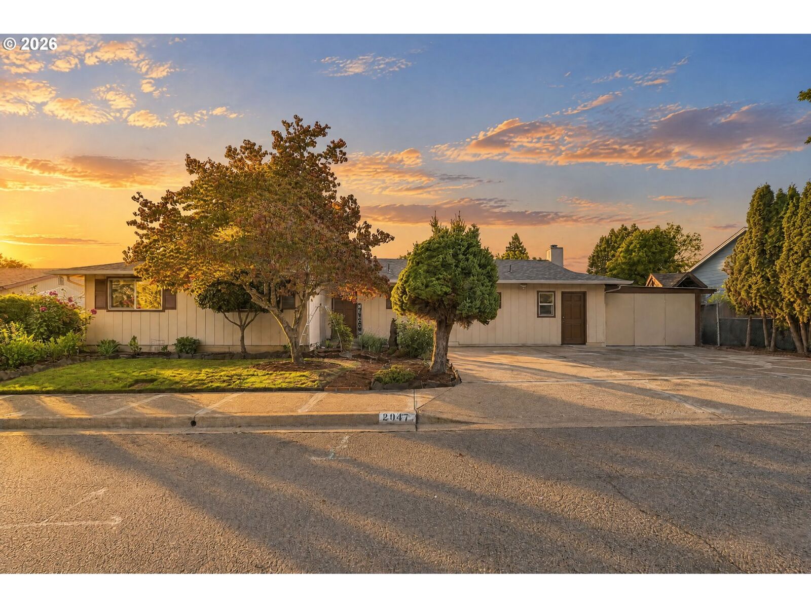 Property Photo:  2047 Orr Ln  OR 97405 