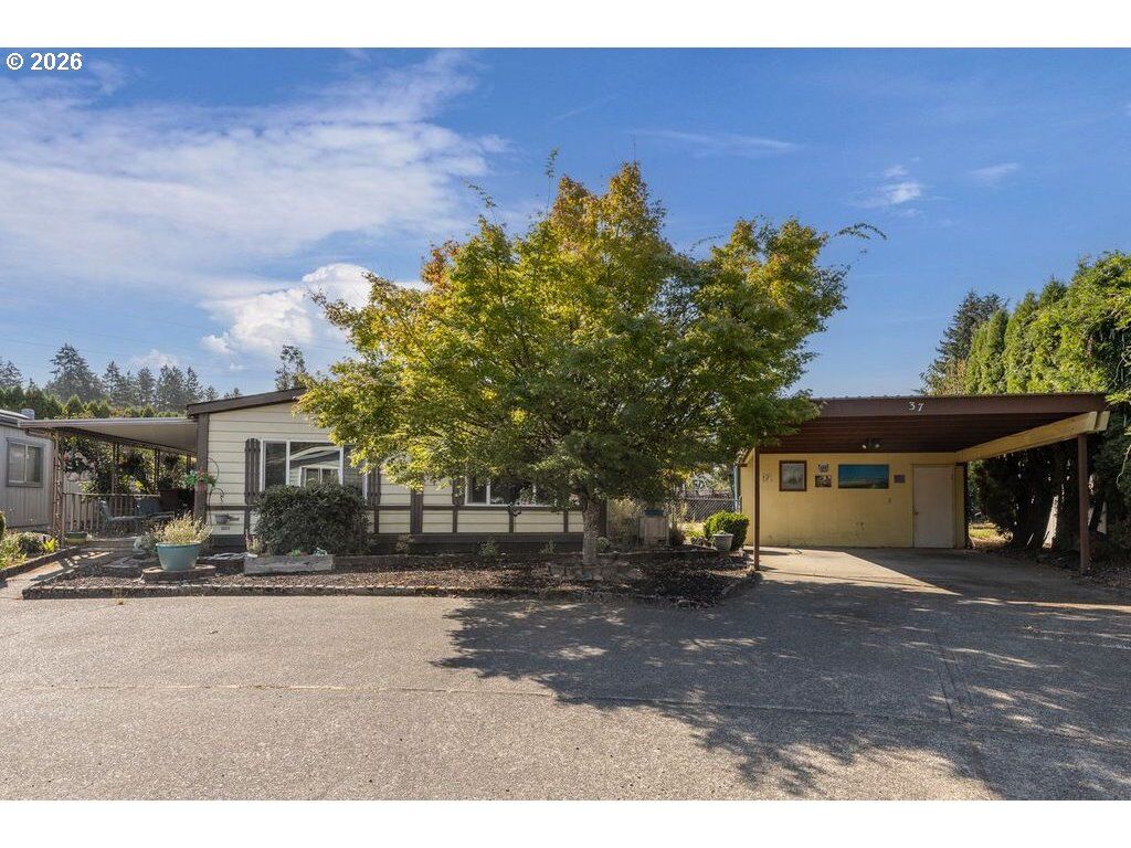 Property Photo: 1602 NE Riverside Dr 37 OR 97128