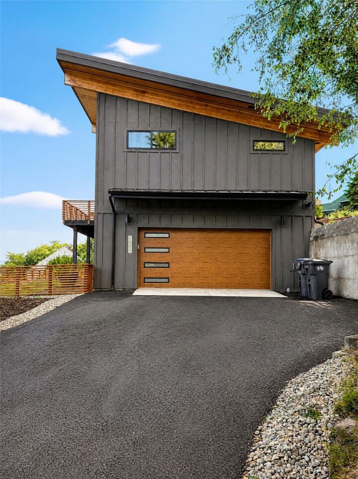 Property Photo:  1011  Alden Road  WA 98520 