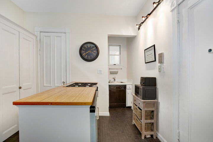 Property Photo:  84 Grove Street 9  NY 10014 
