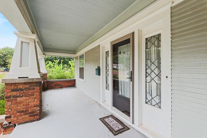 Property Photo:  612 N Maple  KS 66866 