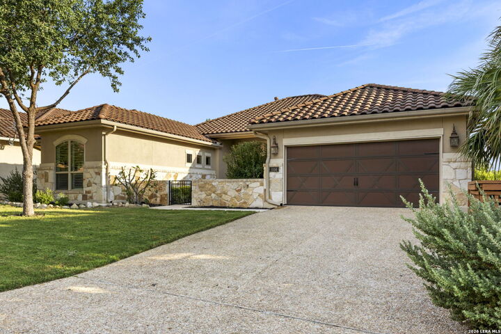 Property Photo: 1114 Via Belcanto TX 78260
