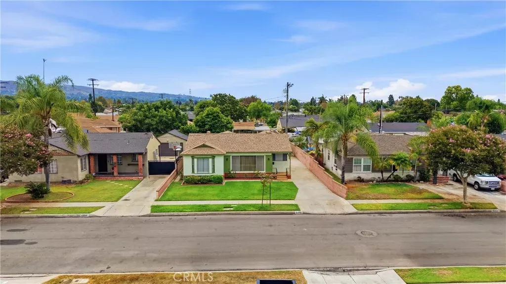 Property Photo:  5412 Lemoran Avenue  CA 90660 