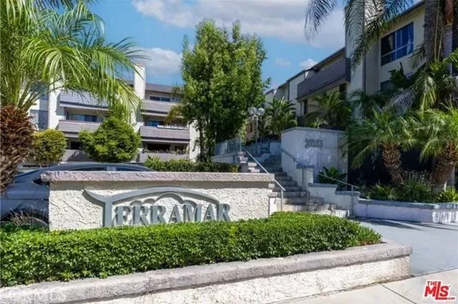 Property Photo: 20253 Keswick 211 CA 91306